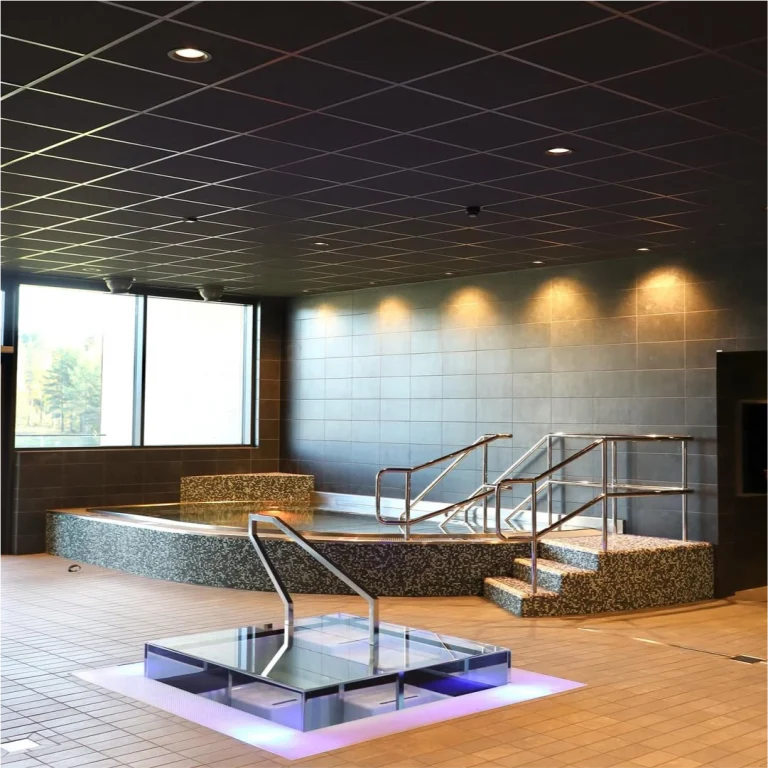 Bubbelpool och bassäng med belysning i Malung-Sälens simhall